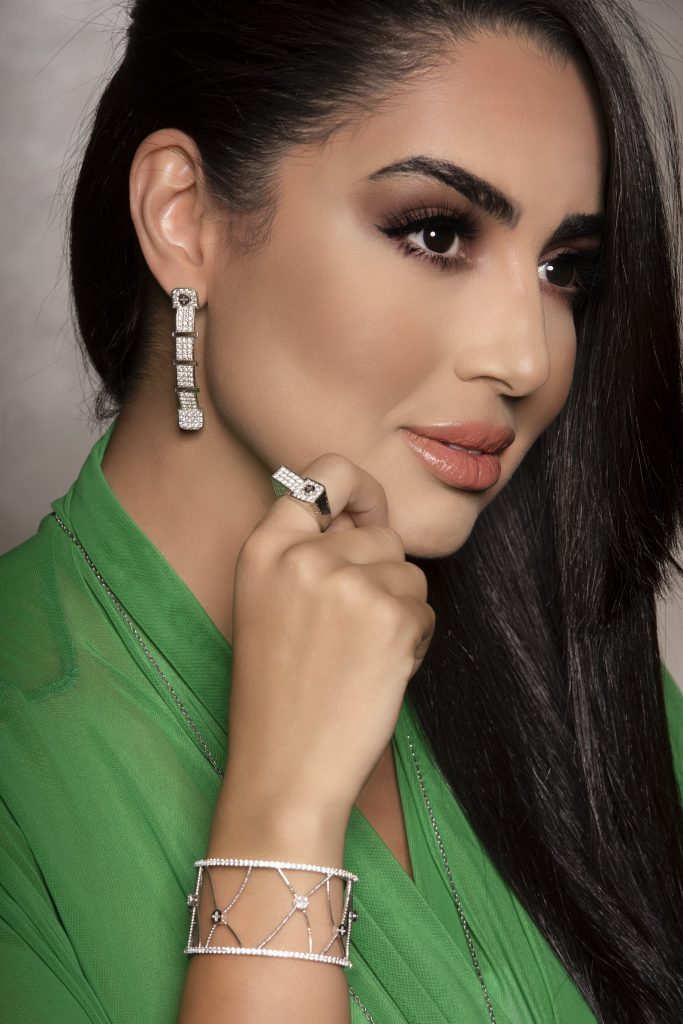 Diamond Bangle 18K Gold, Wazna Jewellery, Dubai